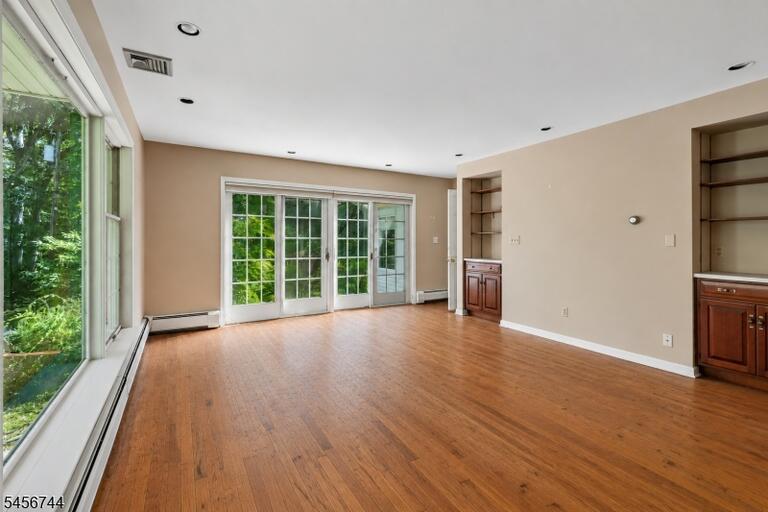 Property listing MLS 4050257 photo 5