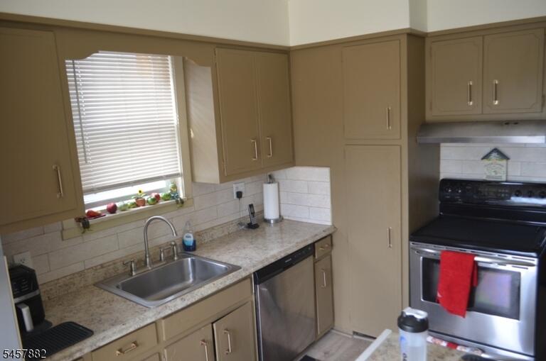 Property listing MLS 4050260 photo 14