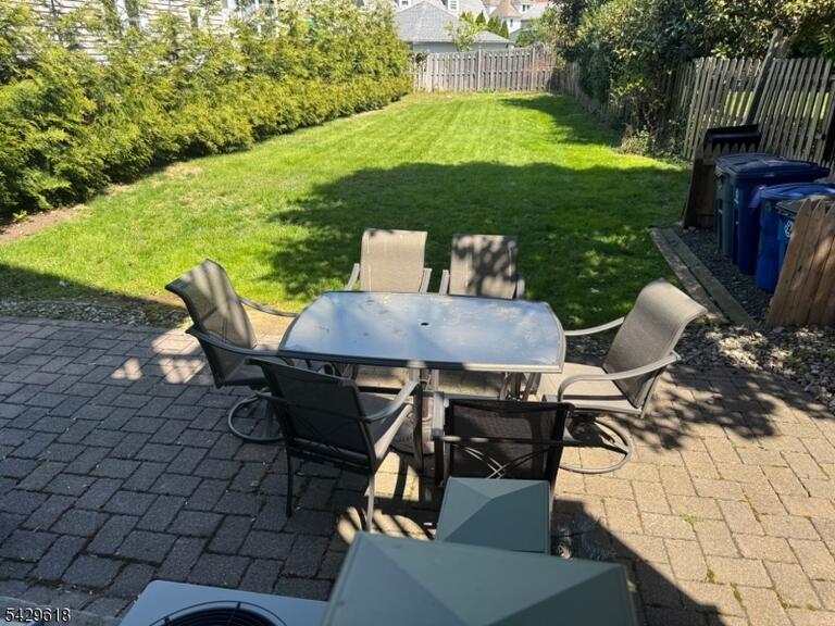 Property listing MLS 4050279 photo 3