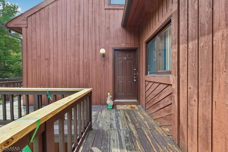 Property listing MLS 4050287 photo 3