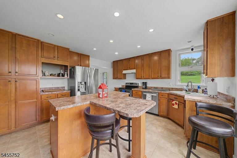 Property listing MLS 4050301 photo 12