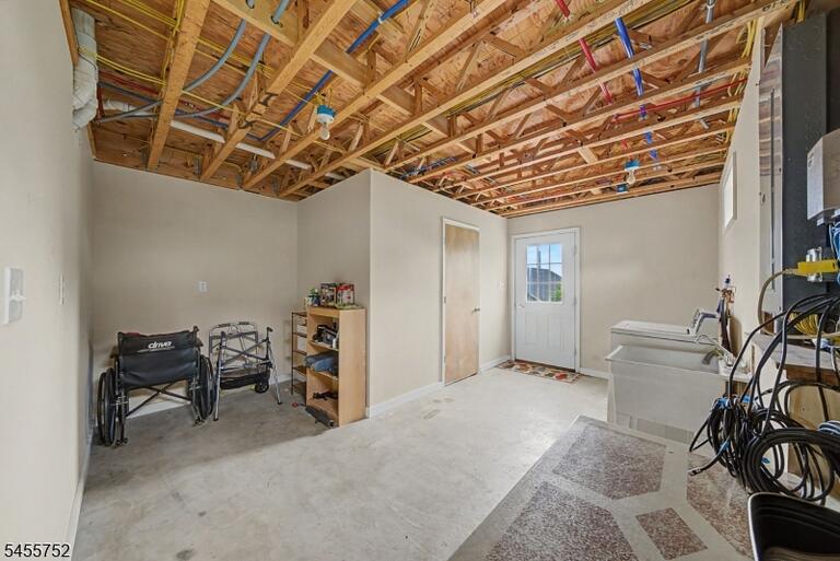 Property listing MLS 4050301 photo 18