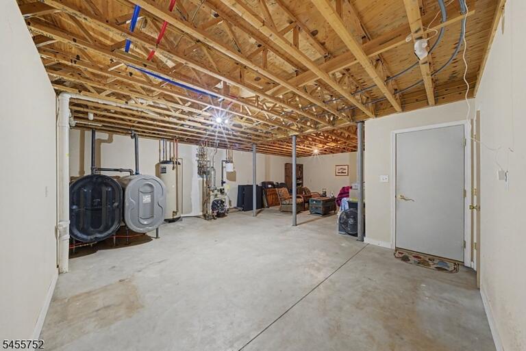 Property listing MLS 4050301 photo 19