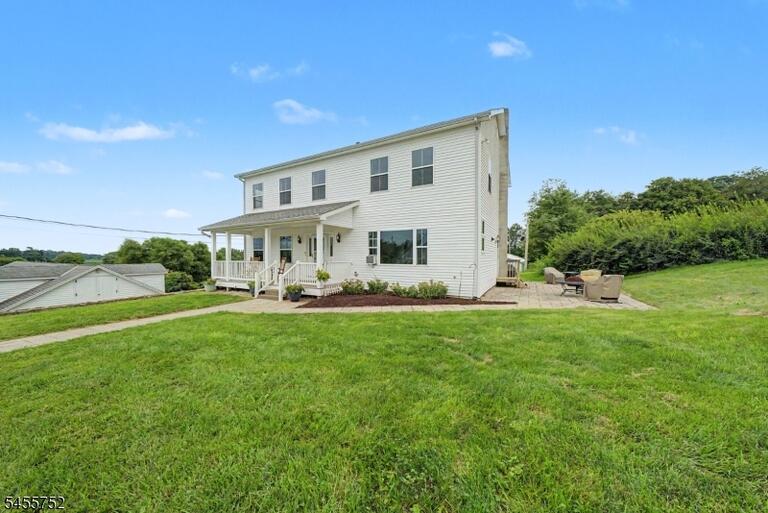 Property listing MLS 4050301 photo 2