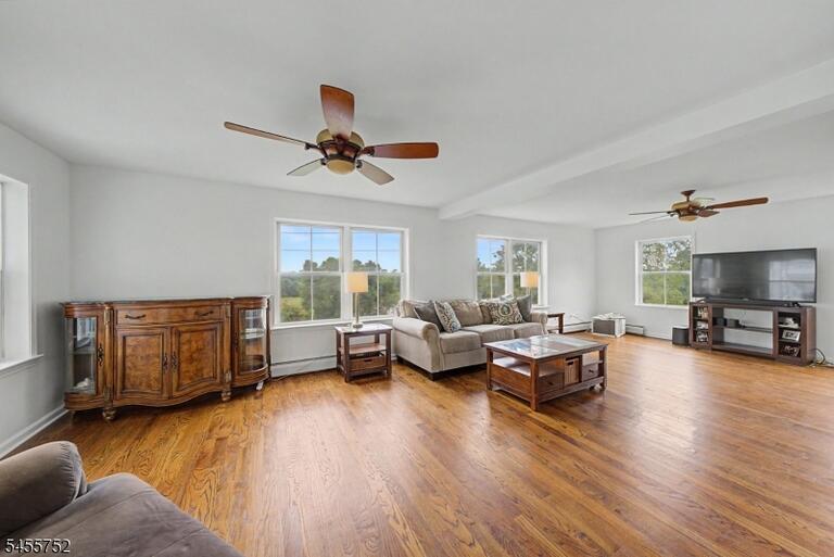 Property listing MLS 4050301 photo 5