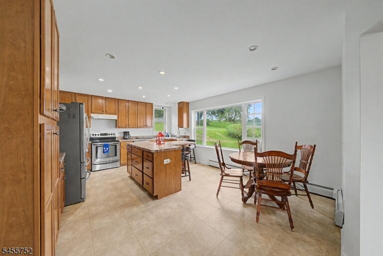 Property listing MLS 4050301 photo 9