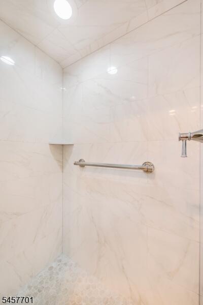 Property listing MLS 4050311 photo 15