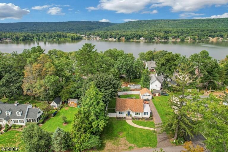 Property listing MLS 4050312 photo 1