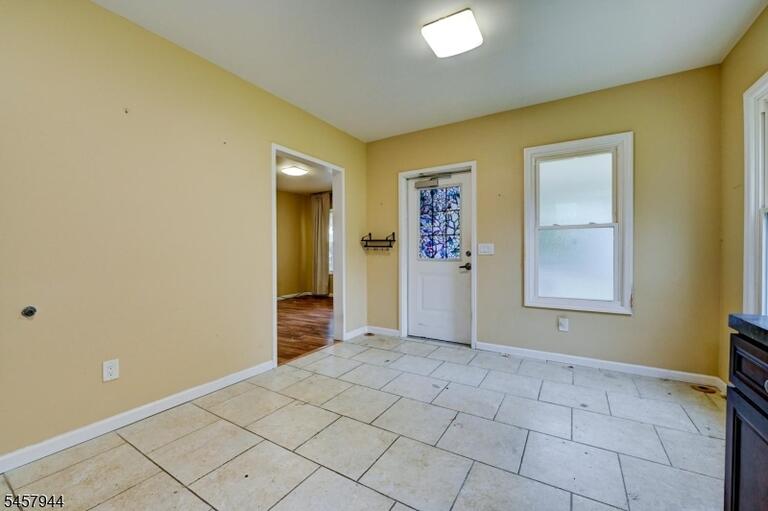 Property listing MLS 4050360 photo 10