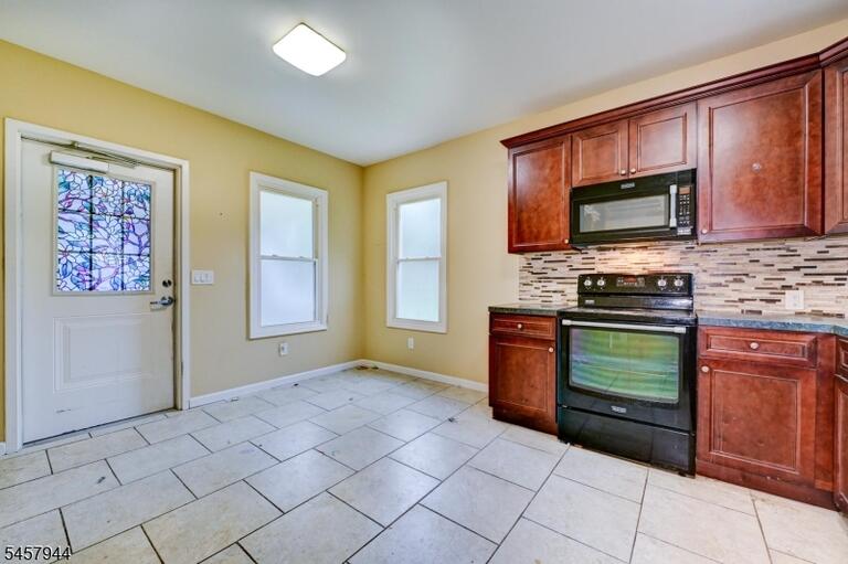 Property listing MLS 4050360 photo 11