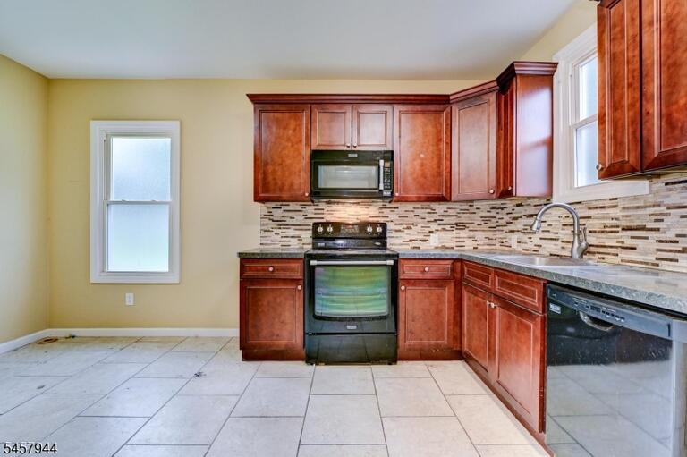 Property listing MLS 4050360 photo 12