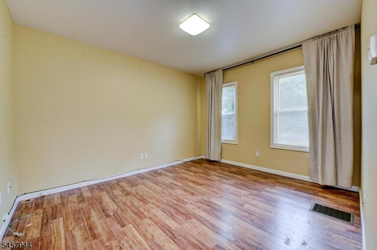 Property listing MLS 4050360 photo 13