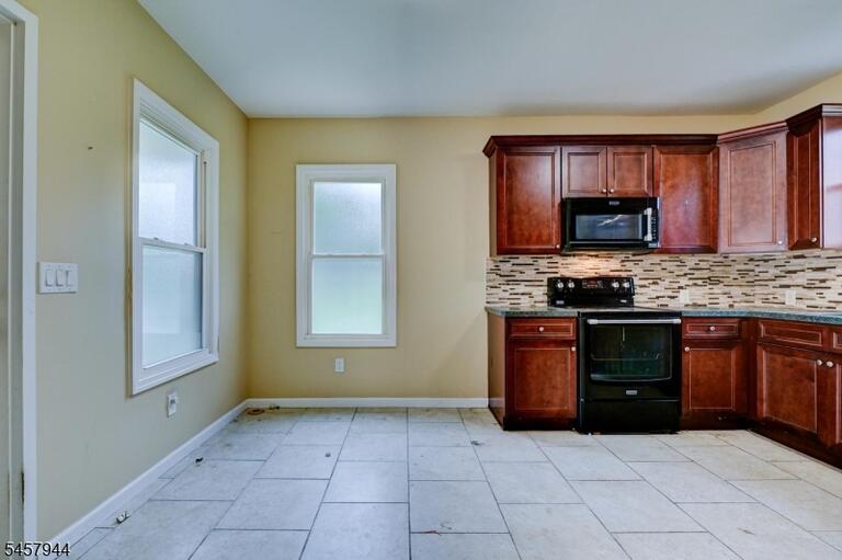 Property listing MLS 4050360 photo 6