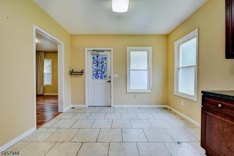 Property listing MLS 4050360 photo 9