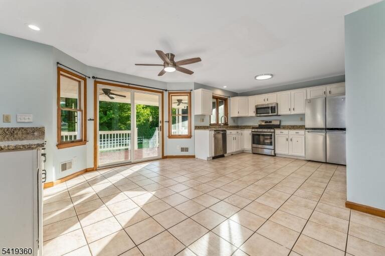 Property listing MLS 4050364 photo 11