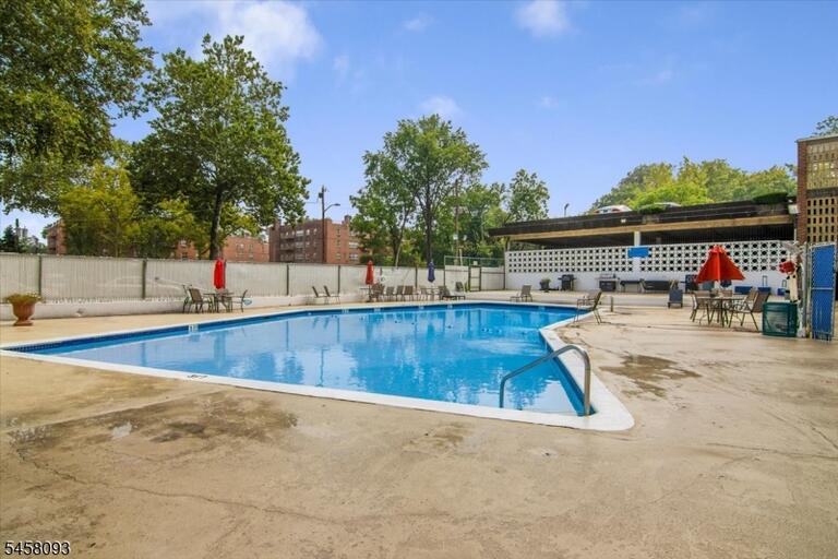Property listing MLS 4050366 photo 17