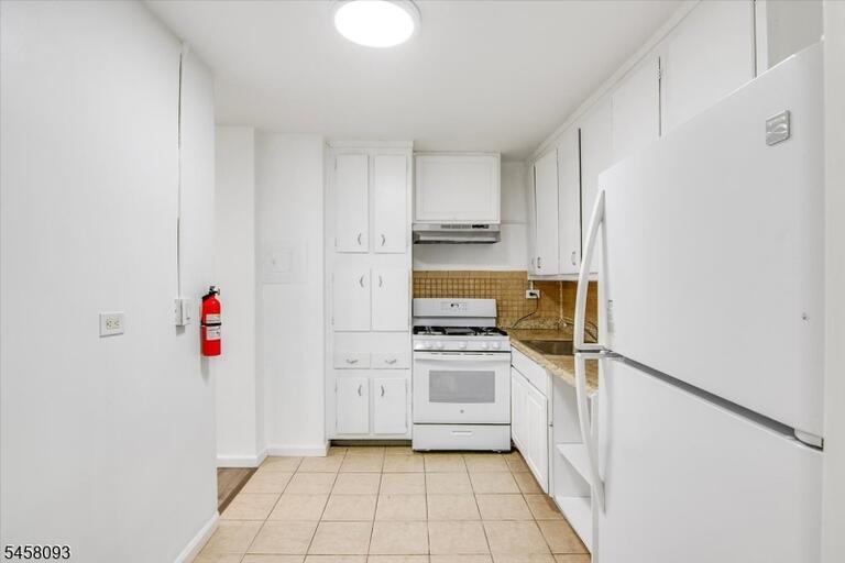 Property listing MLS 4050366 photo 6
