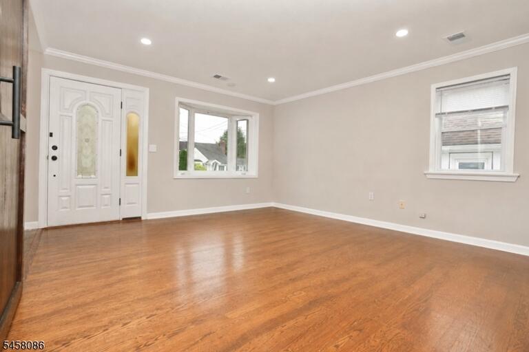 Property listing MLS 4050371 photo 9