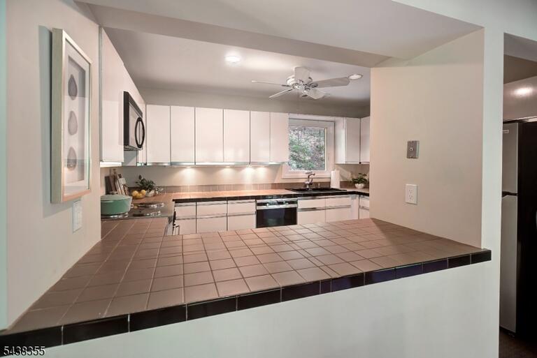 Property listing MLS 4050372 photo 19