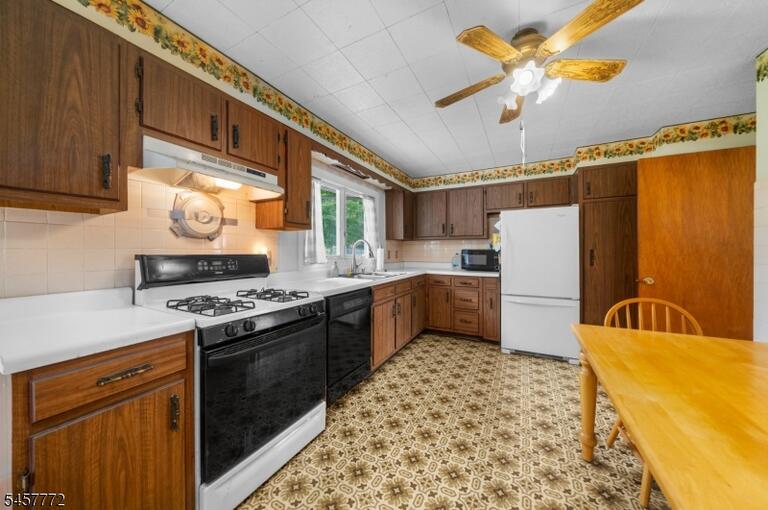 Property listing MLS 4050375 photo 14