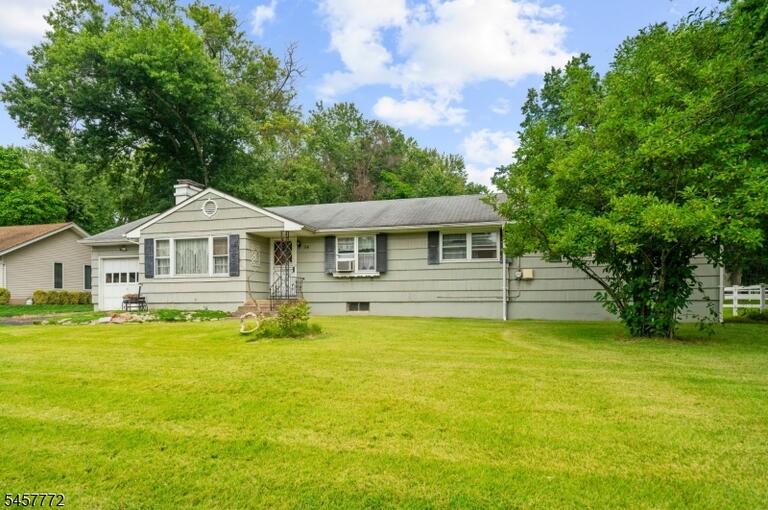 Property listing MLS 4050375 photo 2