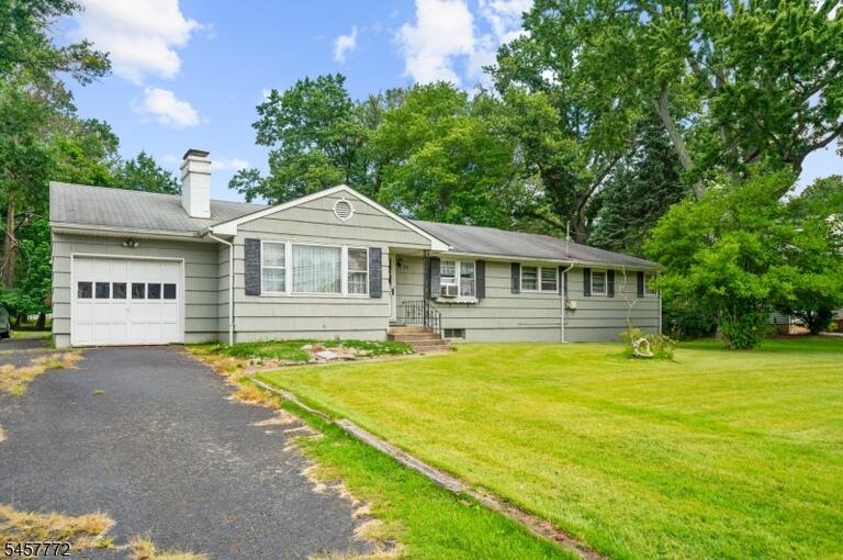 Property listing MLS 4050375 photo 3